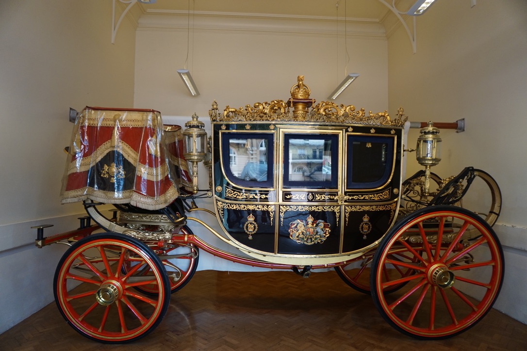 Londres: Visitando os Estábulos Reais do Palácio de Buckingham