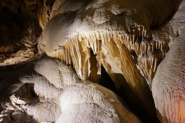 Crystal Cave: Caverna de mármore do Sequoia Park na Califórnia