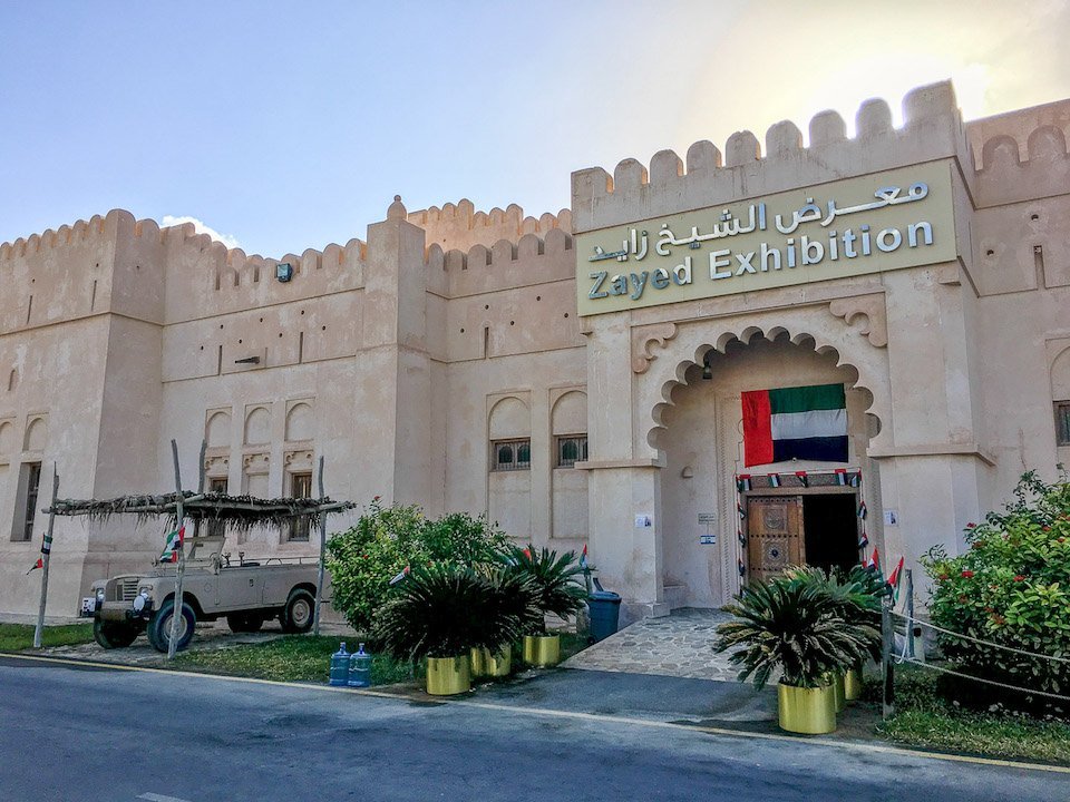 Emirados Árabes: O que fazer em Abu Dhabi Roteiro de 2 dias