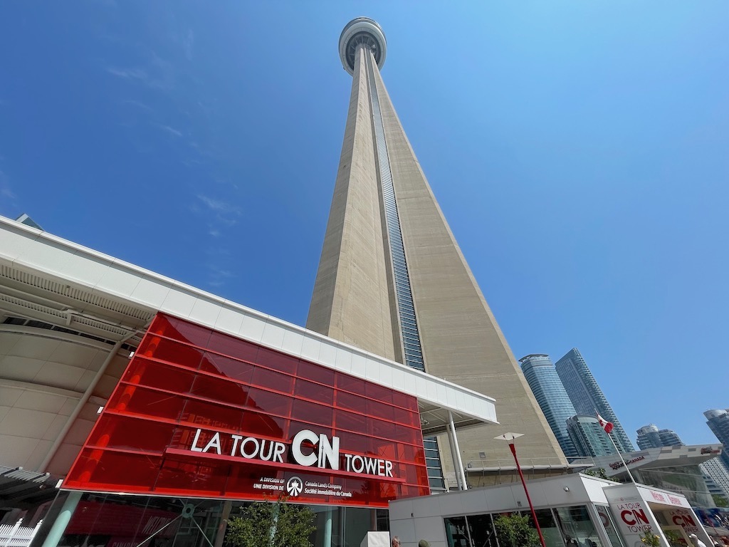 Canadá: Cómo visitar la gigantesca Torre CN en Toronto
